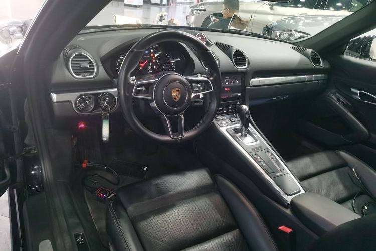 Used Porsche 718 2018 Cayman 2.0T
