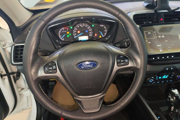 Used Ford Escort 2015 1.5L Automatic Fashion Model
