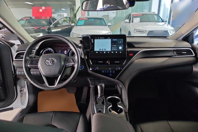 Used Toyota Camry 2021 2.0G Luxury Edition
