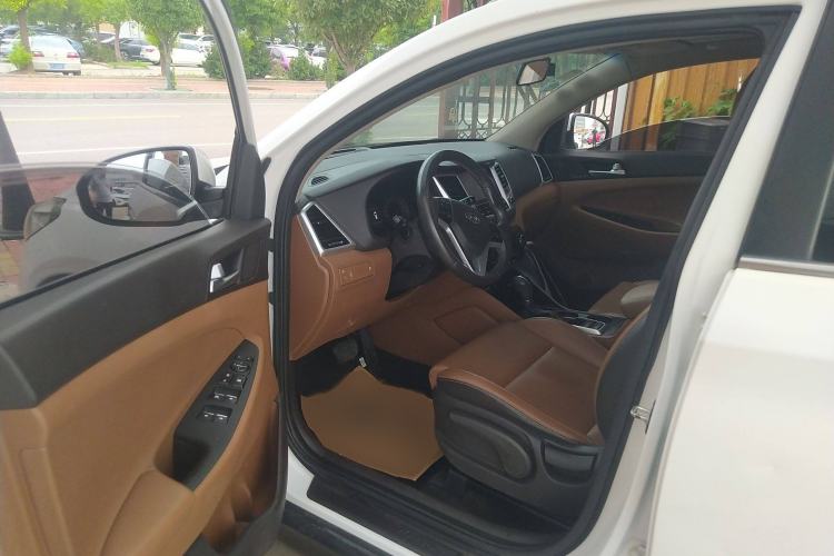 Used Hyundai Tucson 2015 1.6T Dual-Clutch Two-Wheel-Drive Smart Model
