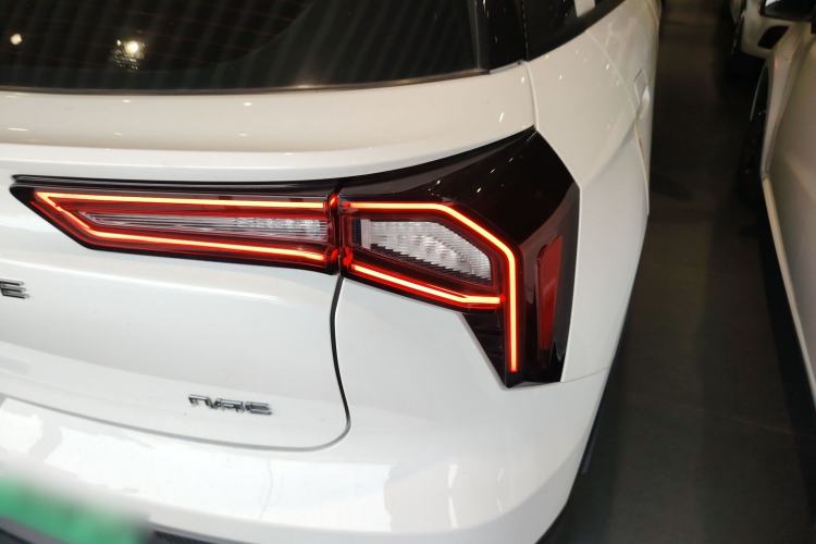 Used Geometry E Firefly 2024 301km Flowing Light
