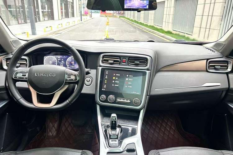 Used Lynk & Co 01 2017 2.0T Two-Wheel Drive Pro Edition
