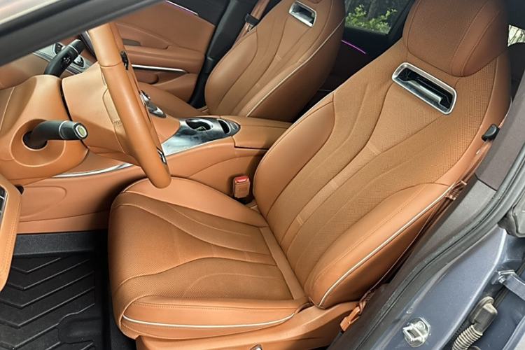 Used ORA Lightning Cat 2022 555 km Luxury Edition
