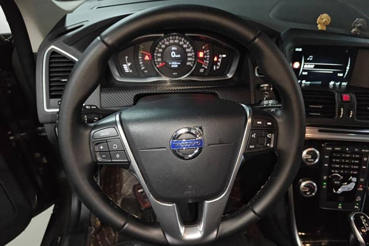 Used Volvo XC60 2017 T5 AWD Smart Upgrade Model
