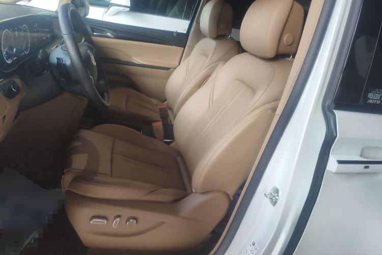 Used Buick GL8 2021 ES Landtrek 653T Luxury Model
