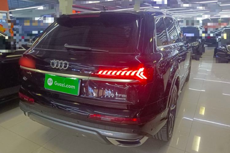 Used Audi Q7 2021 55 TFSI quattro S line Sport model
