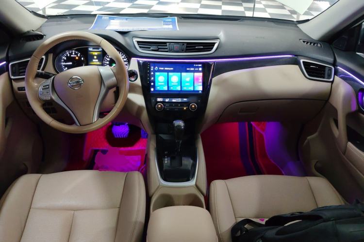 Used Nissan X-Trail 2014 2.5L CVT Leading Edition 4WD
