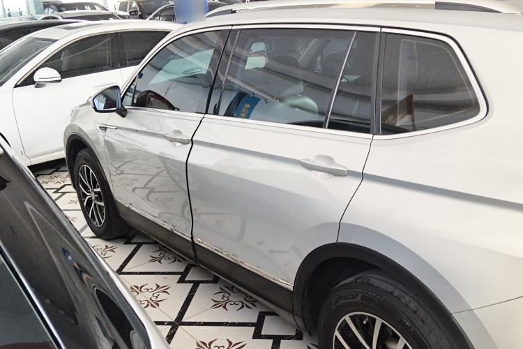 Used Volkswagen Tiguan L 2017 330TSI Automatic Two-Wheel Drive Luxury Edition
