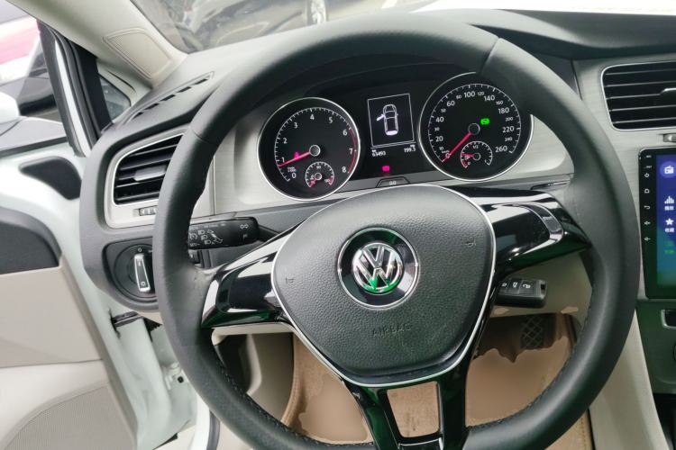 Used Volkswagen Golf 2015 1.4TSI Automatic Comfort Model
