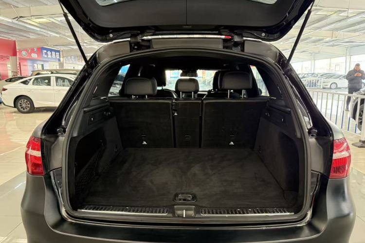 Used Mercedes-Benz GLC 2018 Facelift GLC 260 4MATIC Luxury Edition
