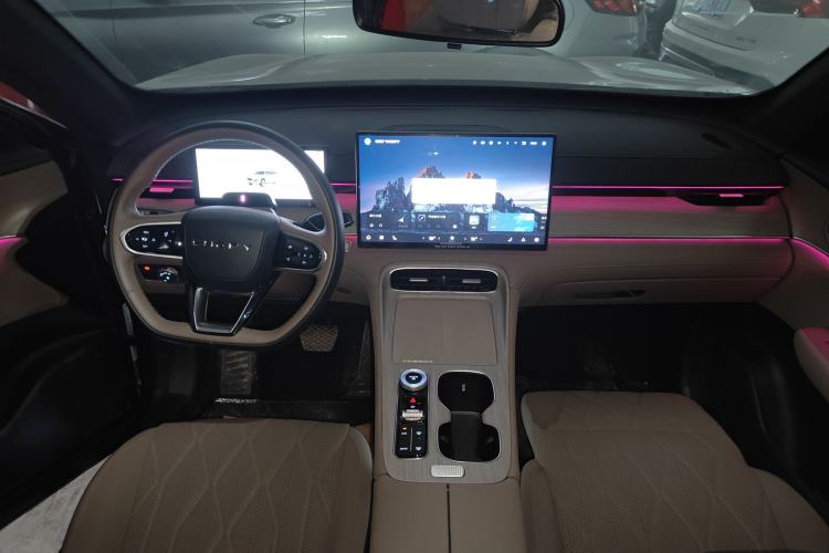 Used Chery Tiggo 8 PLUS 2025 290TGDI DCT Prestige 5-Seater
