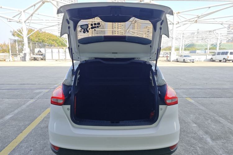 Used Ford Focus 2018 Hatchback Classic 1.6L Automatic Comfort Plus SmartDrive Edition
