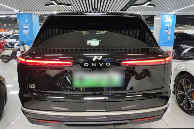 Used ONVO Luxeed L90 2025 Model—Max Six-Seater Version
