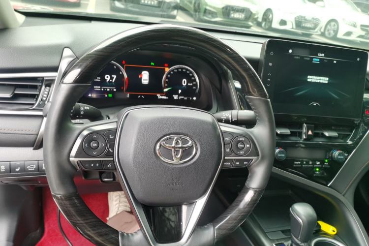 Used Toyota Camry 2021 2.5G Luxury Edition
