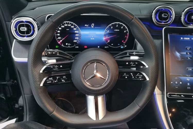 Used Mercedes-Benz GLC 2023 GLC 260 L 4MATIC Luxury Model 5 Seats
