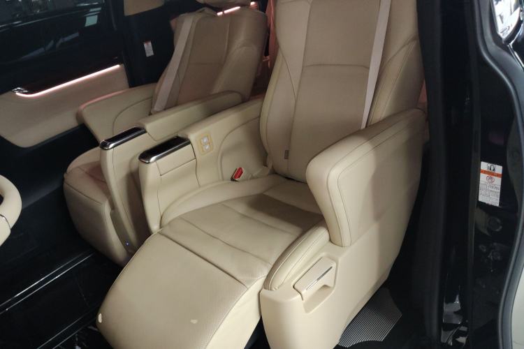 Used Toyota Alphard 2018 3.5L Luxury Edition
