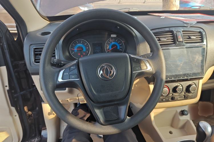 Used Dongfeng Fengon 370 2016 1.5L Manual Standard Edition SFG15-05 7 Seats
