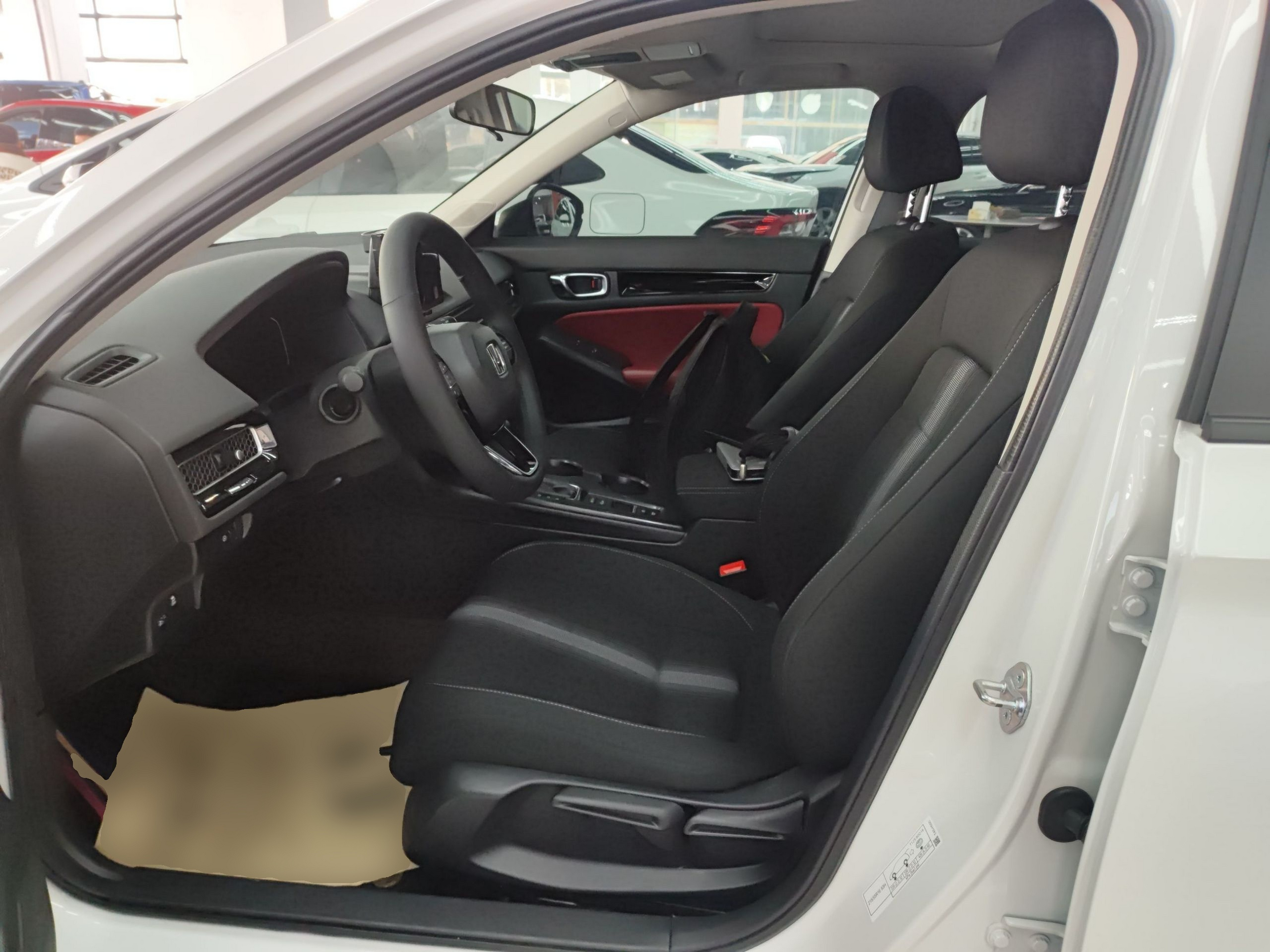 Переднее сиденье в автомобиле