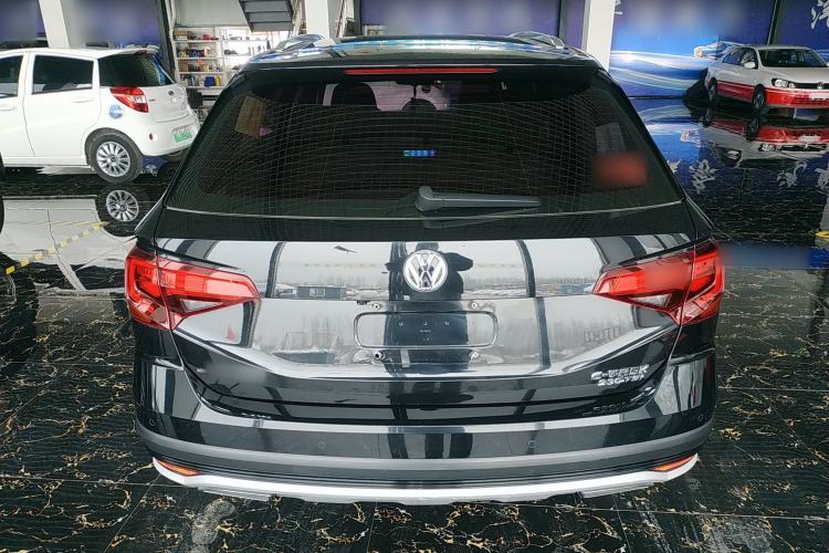 Used Volkswagen C-TREK 2017 230TSI DSG Comfort Version
