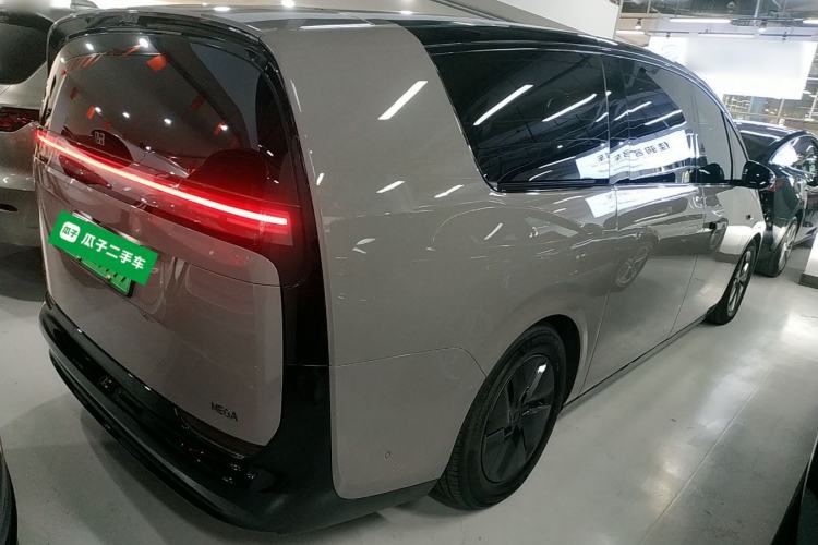 Used Li Auto MEGA 2024 Ultra Model
