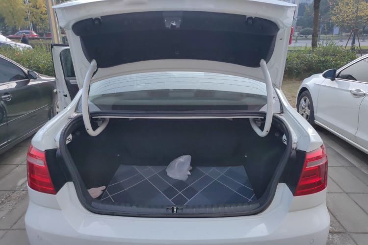 Used Volkswagen Bora 2014 1.6L Manual Fashion Edition
