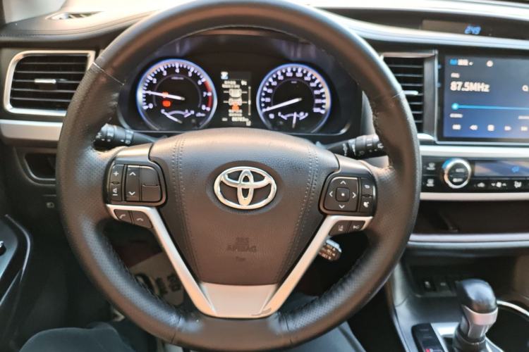 Used Toyota Highlander 2018 2.0T Four-Wheel Drive Prestige Version 7 Seats China V Emission Standard
