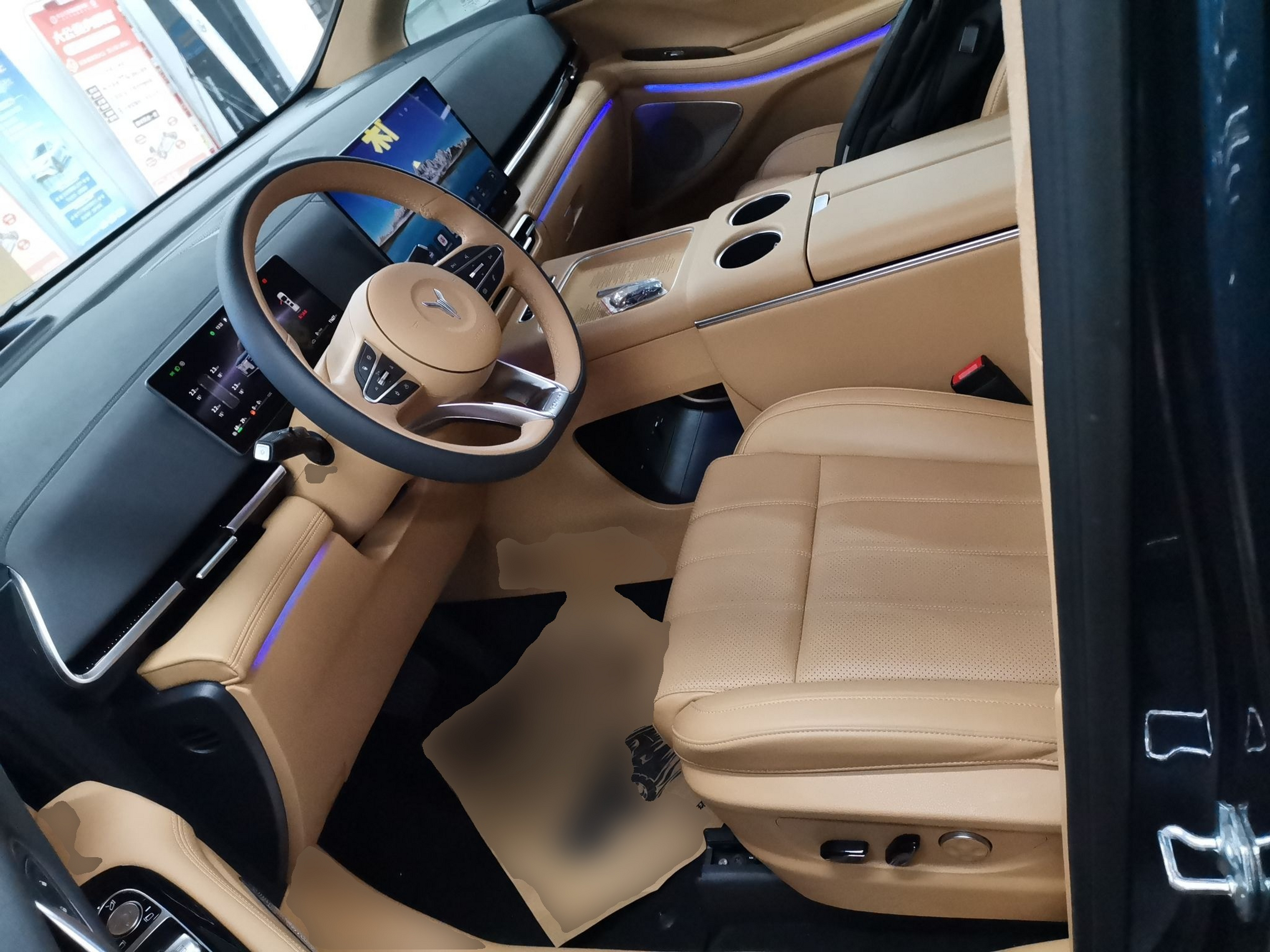 المقاعد الأمامية داخل السيارة