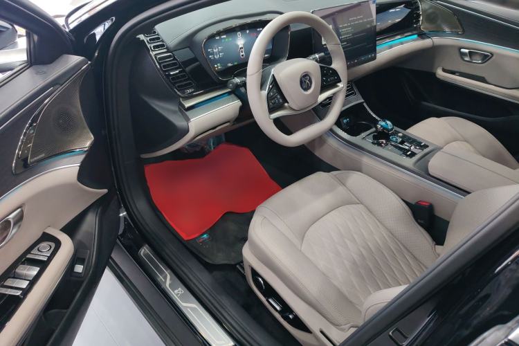 Used BYD Han 2025 DM-i Intelligent Driving Edition 125KM LiDAR Flagship Model
