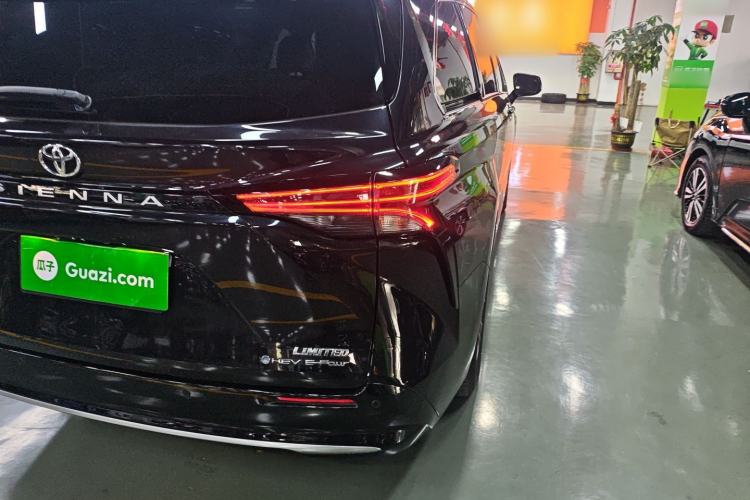 Used Toyota Sienna 2024 2.5L Hybrid Four-Wheel Drive Prestige Edition