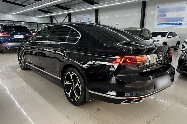 Used Volkswagen Magotan 2023 2 Million Units Limited Edition 330TSI DSG Leading Version
