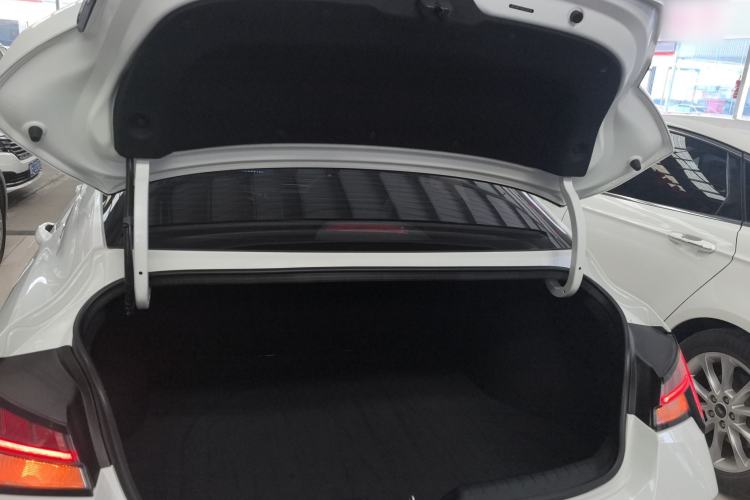 Used Hyundai Elantra 2021 1.5L CVT LUX Prestige Edition