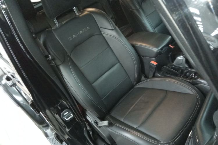 Used  Wrangler 2019 2.0T Sahara 4-Door Version China V Standard