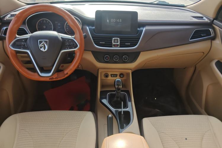 Used Baojun 730 2017 1.5T Manual Fashion Version 7 Seats China V Emission Standard
