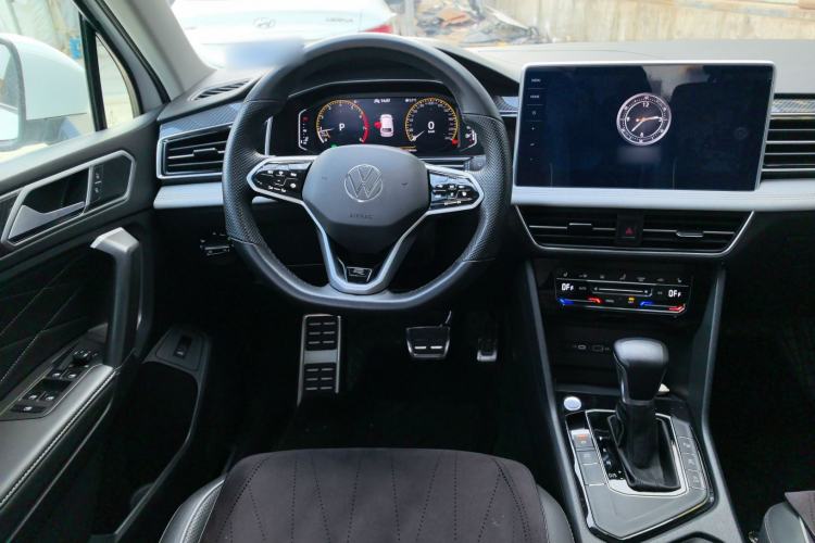 Used Volkswagen Tiguan L 2022 330TSI Automatic Two-Wheel Drive R-Line Enhanced Edition
