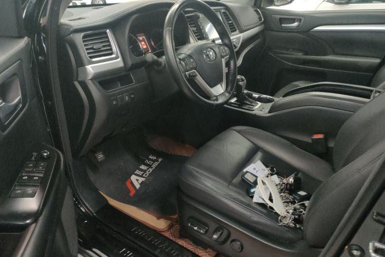 Used Toyota Highlander 2018 2.0T Four-Wheel Drive Luxury Edition 7 Seats China V Emission Standard