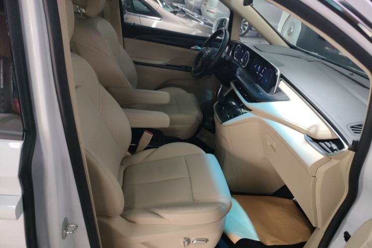 Used Buick GL8 2022 ES Landtrek 653T Luxury Edition
