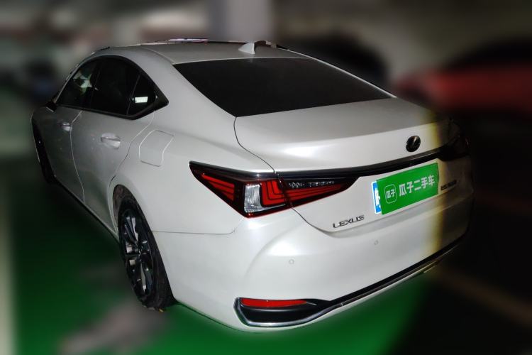 Used Lexus ES 2023 200 Excellence Edition
