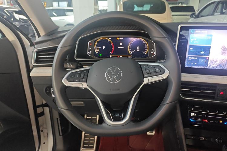 Used Volkswagen Tiguan L 2025 Model Outstanding Version 330TSI Automatic Two-Wheel Drive R-Line Longyao Edition
