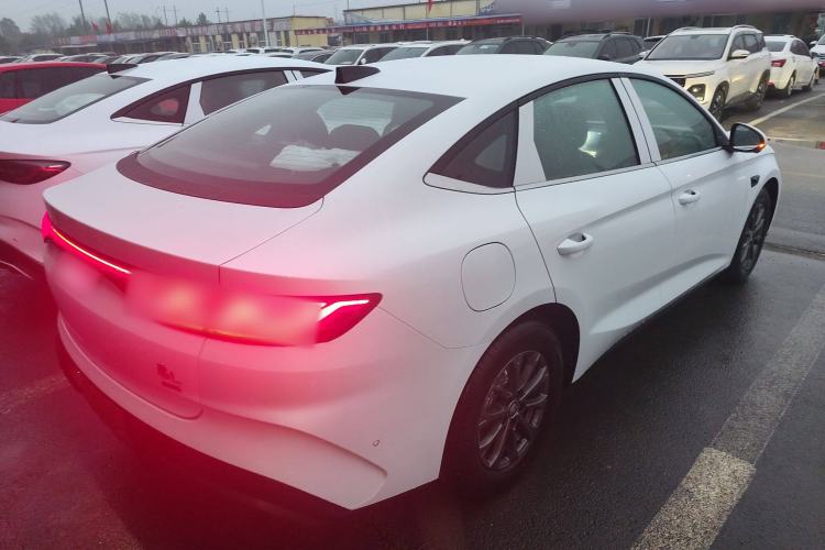 Used BYD Qin L 2025 DM-i Smart Drive 80KM Leading Model