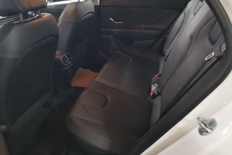 Used Hyundai Elantra 2023 1.5L CVT LUX Prestige Edition
