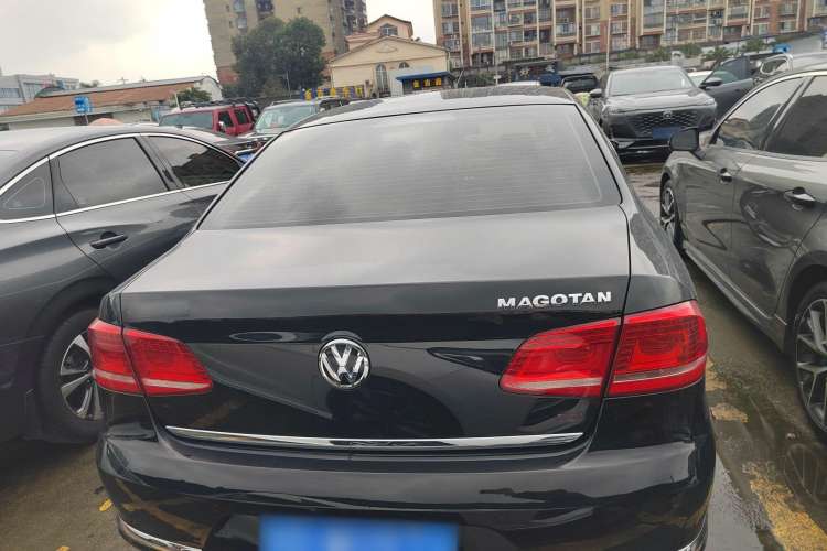 Used Volkswagen Magotan 2016 2.0 TSI Luxury Comfort Version
