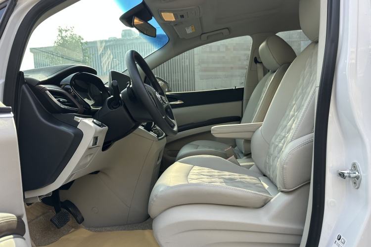 Used Buick GL8 2023 Land Executive Class Smart Enjoyment Model
