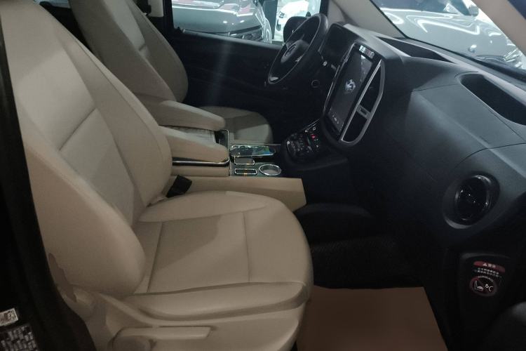 Used Mercedes-Benz Vito 2021 2.0T Elite Version 7 Seats
