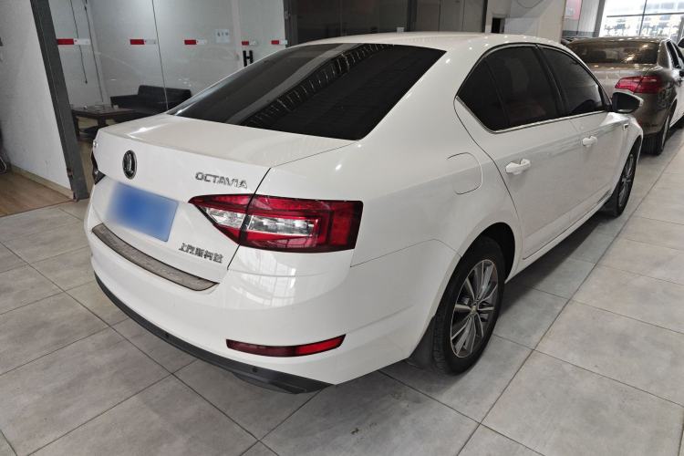 Used Skoda Octavia 2018 1.6L Automatic Comfort Edition
