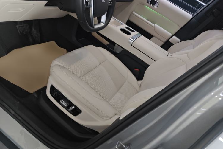 Used Li Auto L8 2023 Pro Model
