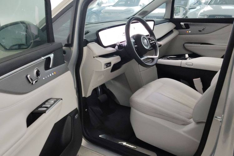 Used Buick GL8 New Energy 2024 Lu Zun Luxury Edition 7-Seater
