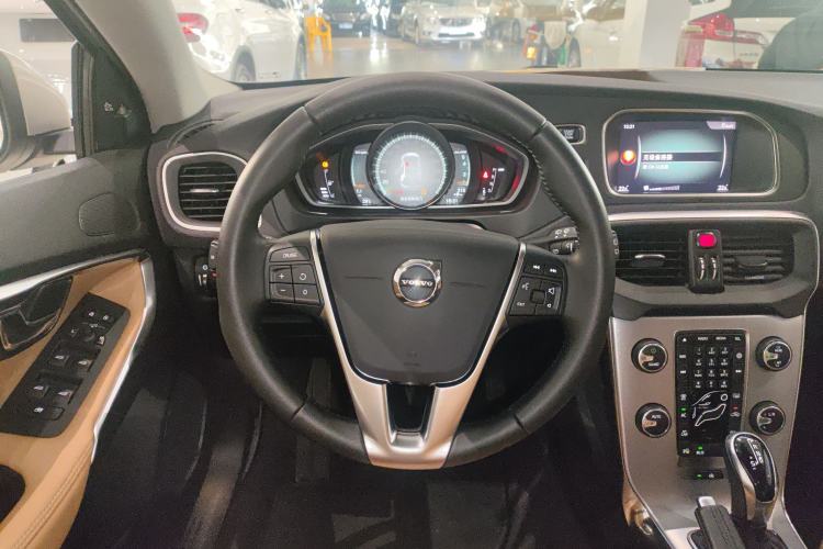 Used Volvo V40 2018 T3 Zhiya Edition