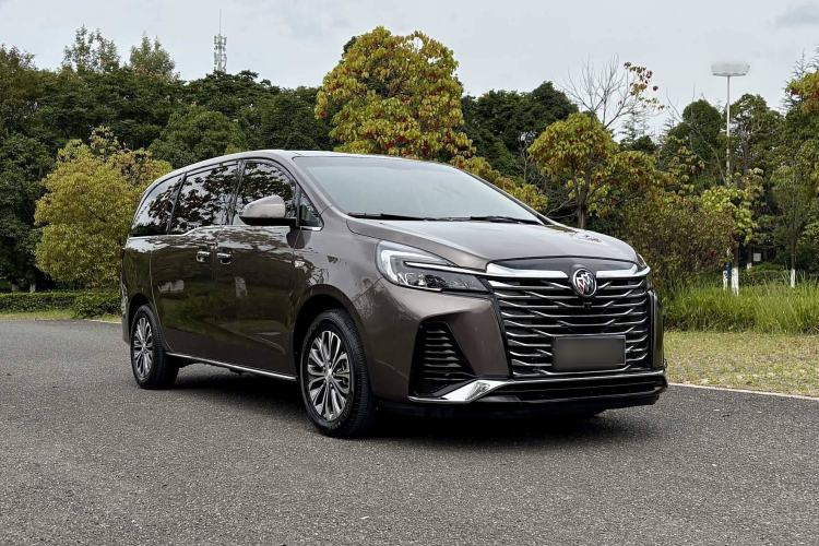 Used Buick GL8 2023 Facelifted Land Cruiser Executive Luxury Version
