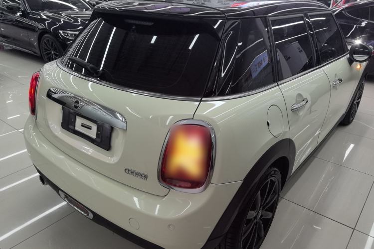 Used  MINI 2019 1.5T COOPER Artist Five-Door Edition
