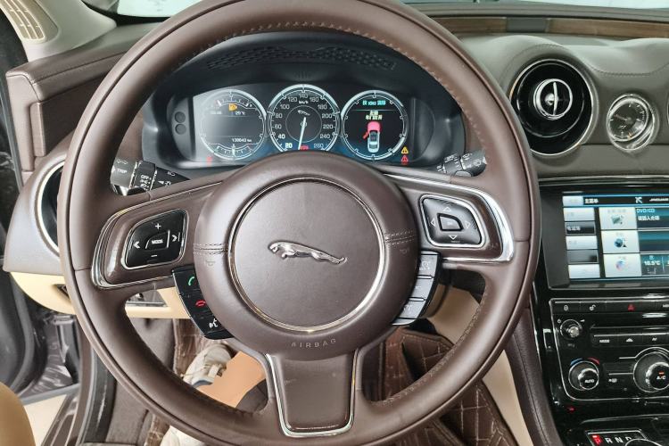 Used Jaguar XJ 2014 XJL 2.0T Two-Wheel-Drive Elegant Business Edition
